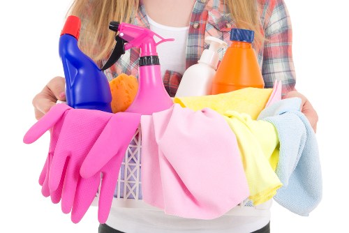Detailed kitchen and bathroom end of tenancy cleaning in SE3
