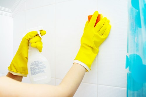 Quote factors and surface care details for patio cleaning in SE3